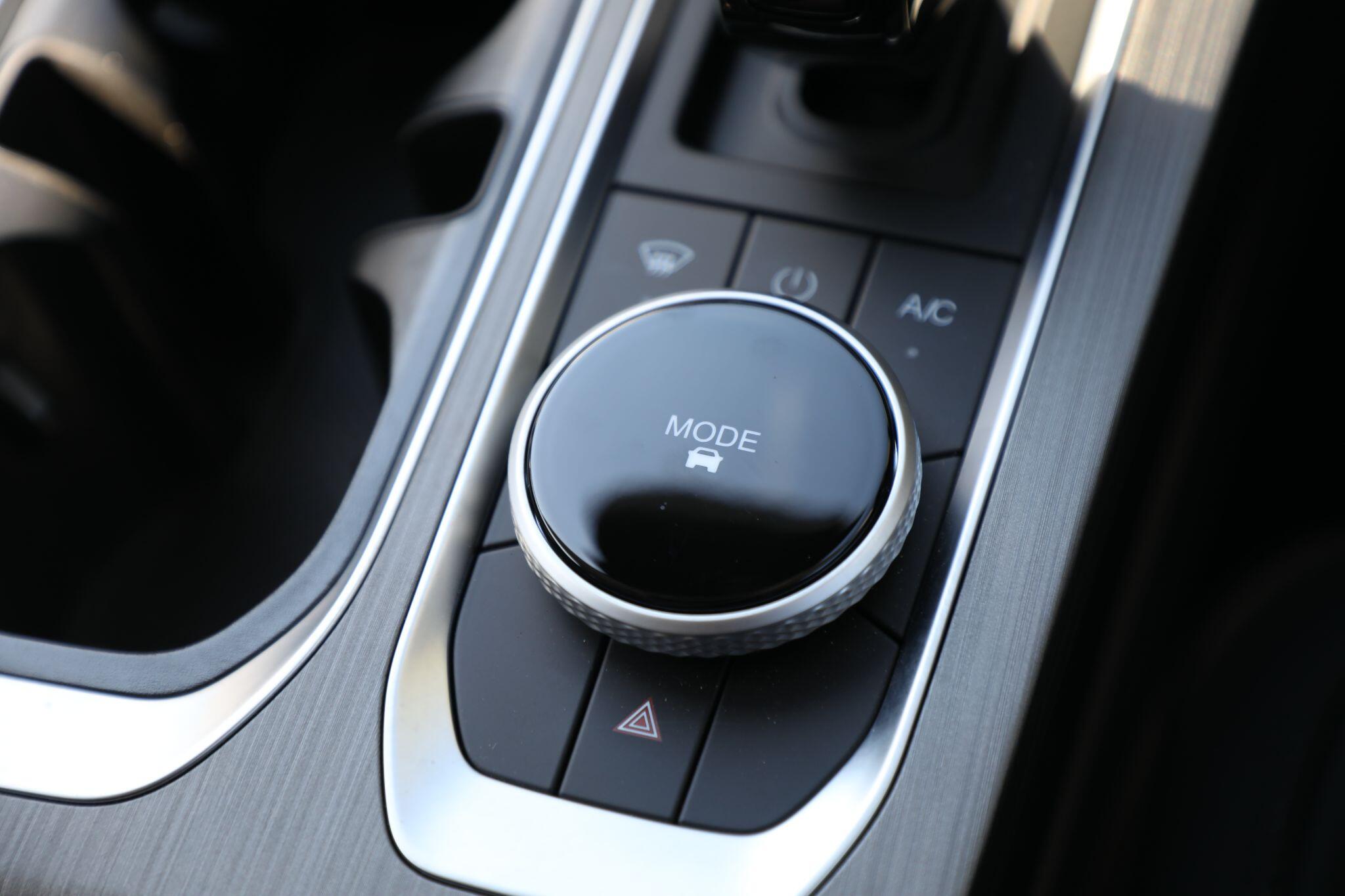 Large vehicle image